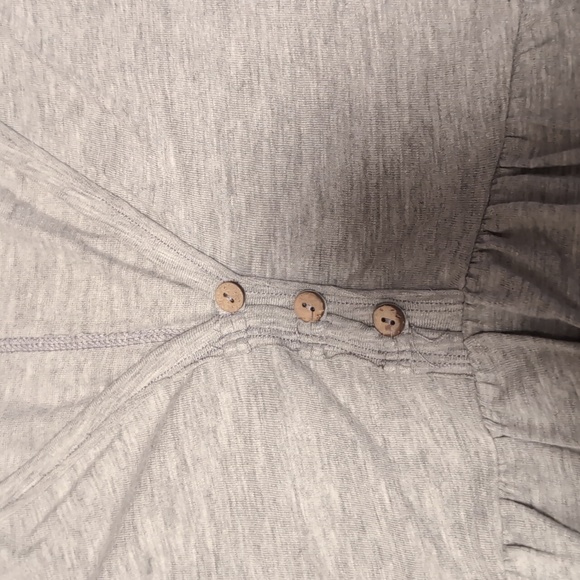 New In Light Gray V-Neck Top - Picture 5 of 6